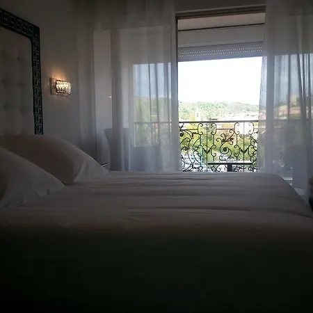 Les Deux Lions ريز