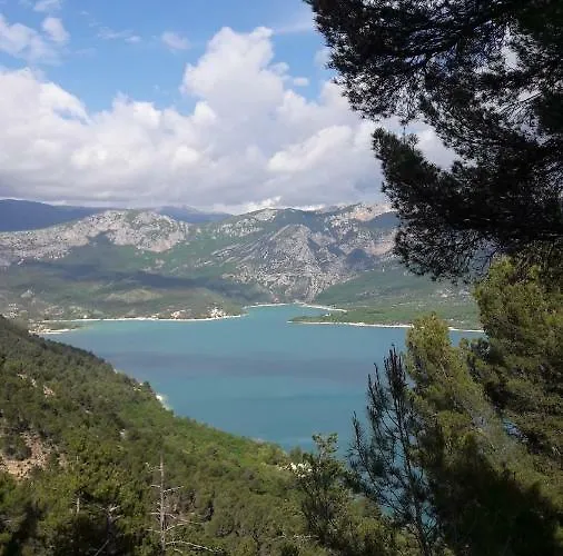 Les Deux Lions Hotel 3*