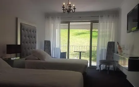 Les Deux Lions Hotel