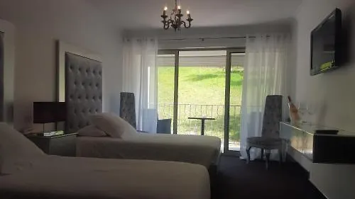 Les Deux Lions Hotel